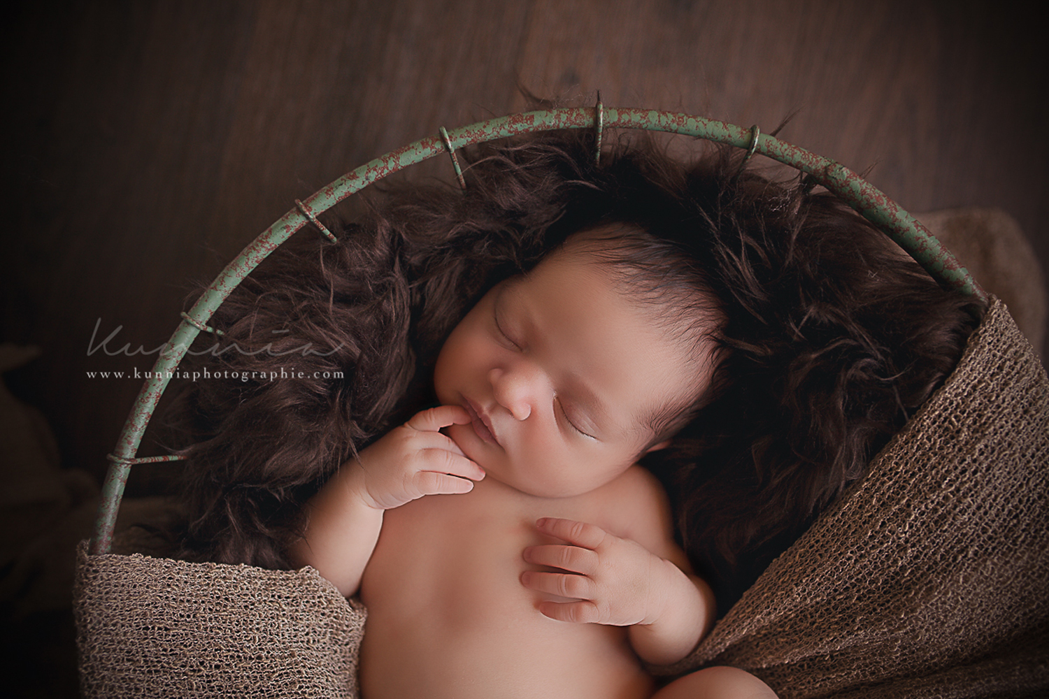 bébé endormi séance photo nouveau né aunay sur odon normandie