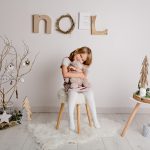 Mini séance noël Ambre décor scandinave photographe caen studio thury harcourt photos noel enfant